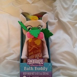 NEW!!! Fingerlings Bath Buddy!